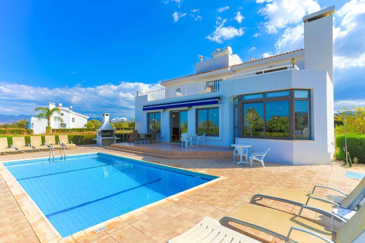 Villa Stavriella Lachi Exteriör bild