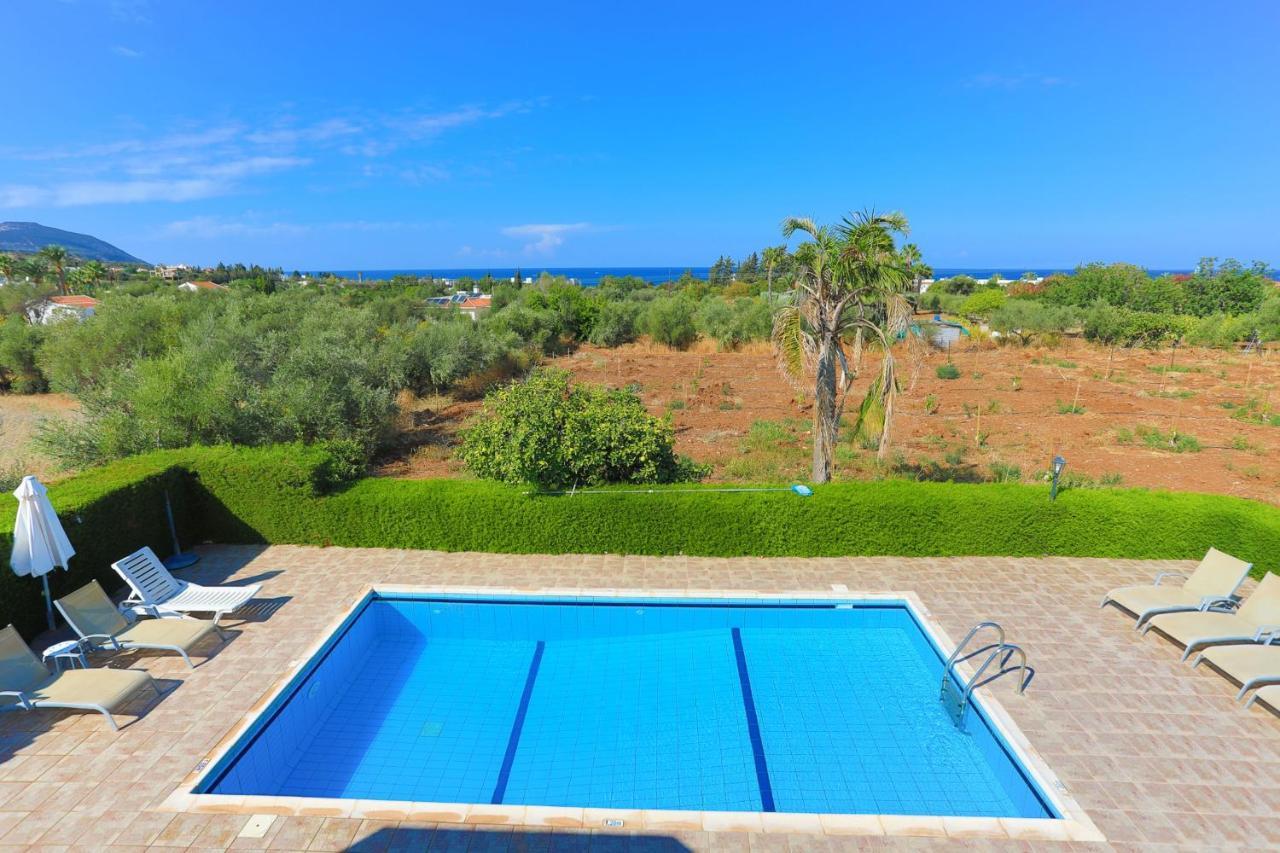 Villa Stavriella Lachi Exteriör bild